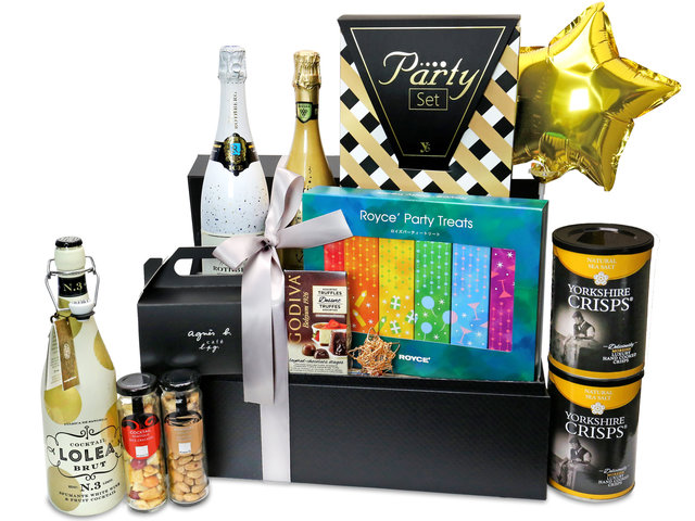 Wine n Food Hamper - Premium Delicate Party Wine And Food Gift Hamper FH49 - HR0313A5 Photo